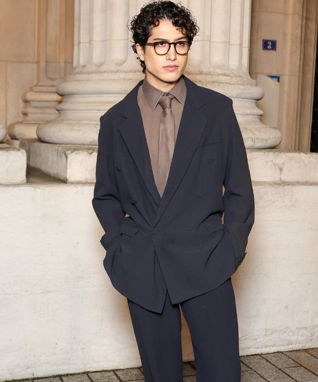 「ほんっとにステキ…」モデルもこなす人気YouTuber パリでのイケイケショットが話題