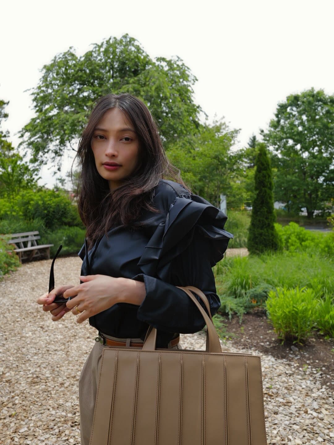 「トップスがとても可愛くて気になります」大政絢、”#今日の絢服”を公開！ハンサムかわいいコーディネートが見逃せない