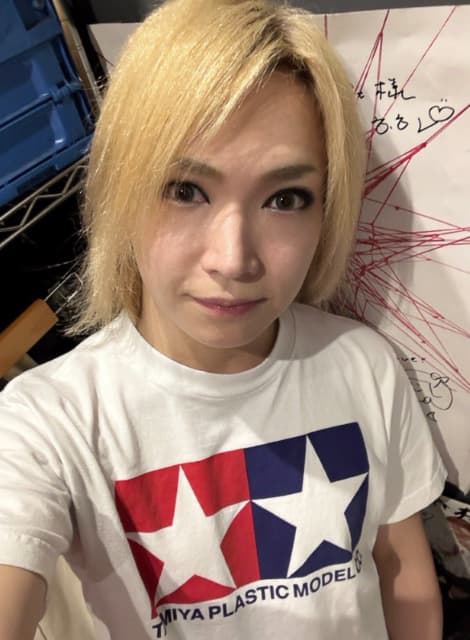 ゴールデンボンバー鬼龍院翔、あやまんJAPAN15周年ライブでシークレット出演