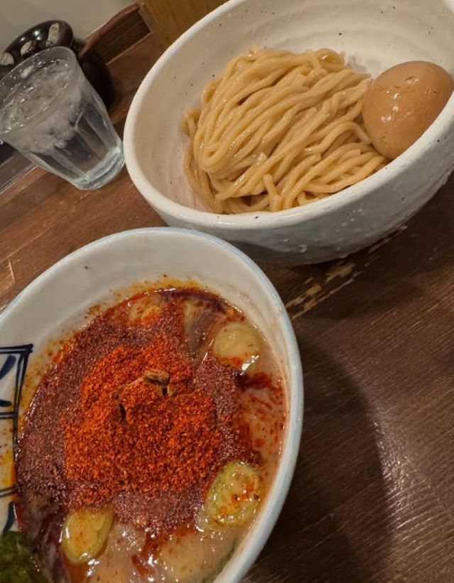 痺れる辛さがやみつきになる！安元洋貴が背徳感のあるつけ麺を公開