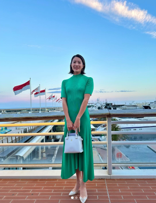 「女優さんかと思った...」「スタイル良すぎ」東京五輪で金メダル2個を獲得の競泳選手がドレス姿を披露