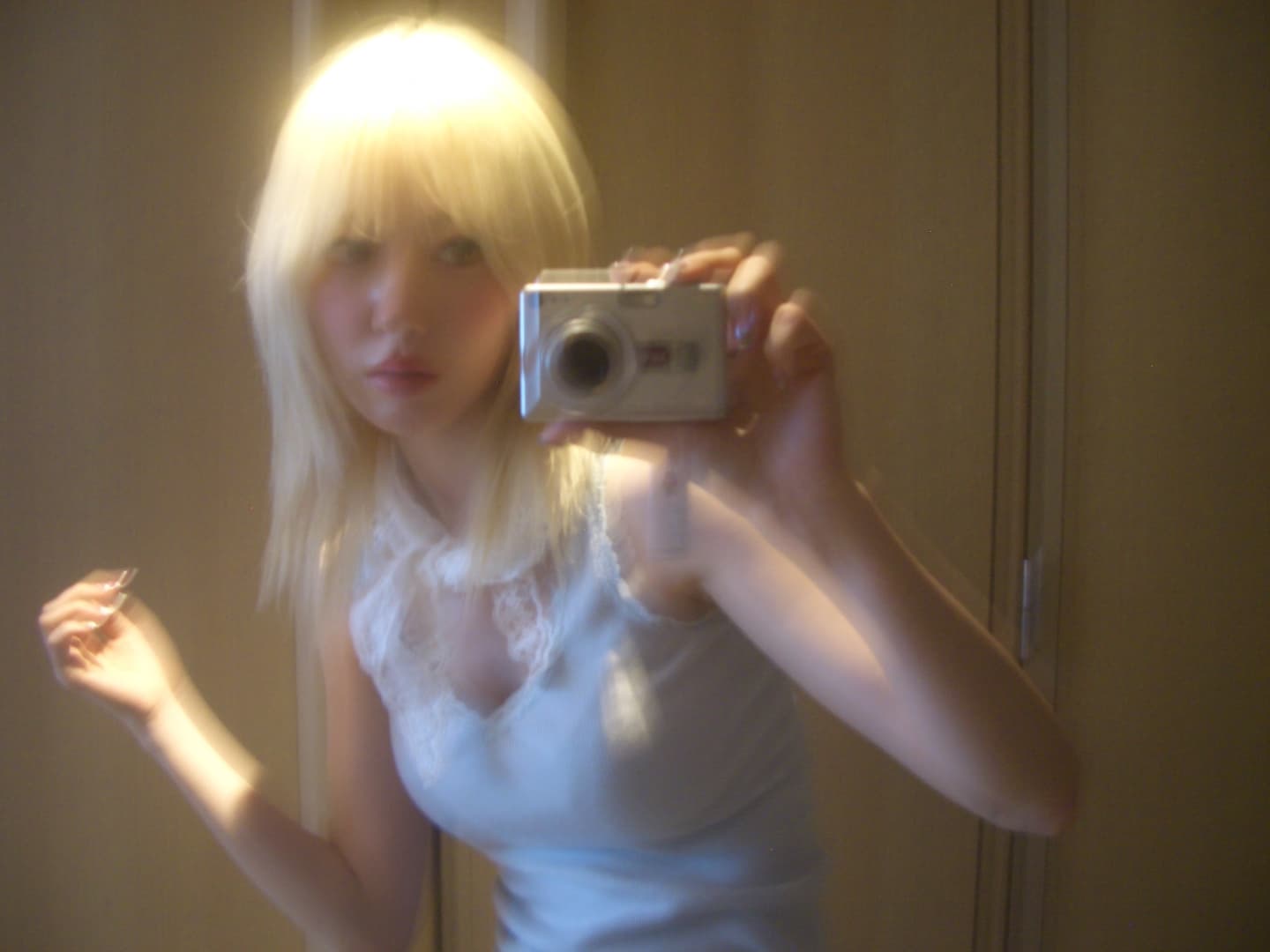 宮脇咲良がまるで‟夏の妖精” 金髪ショットに反響