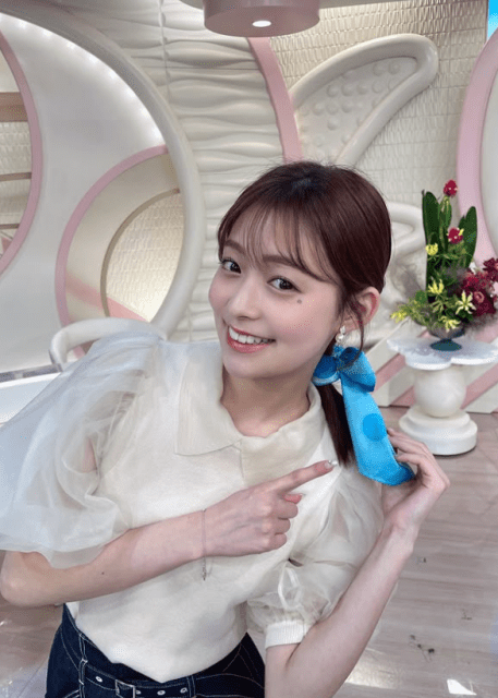 「今週は、スカーフをつけてお届けします」田﨑さくら、