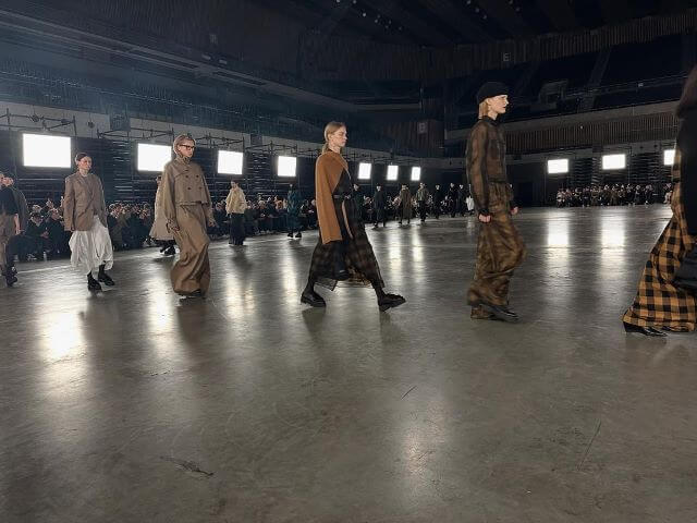 藤本美貴、夫婦で登場！HYKEショーで魅せた最旬ファッションとは