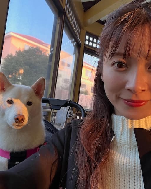 山本里菜アナ、愛犬のちくわとドギーズアイランドへ！
