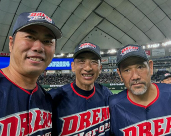 上原浩治「なんか不思議な感じ」東京Dで阪神レジェンドと3ショット