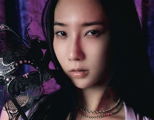 ファーストサマーウイカ、蜷川実花との撮影での不思議な感覚を明かす！公開されたショットにファンからは”セクシー”の声！