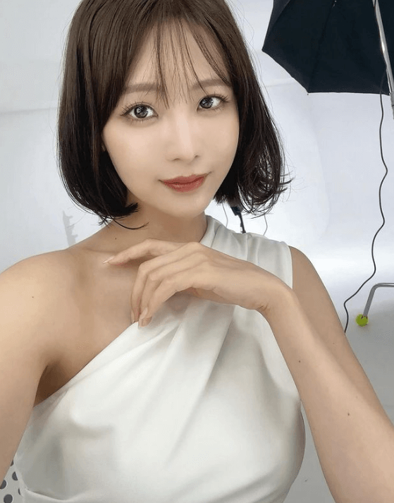 「超絶ゲロマブ」人気モデル・早瀬あや、”うっとり美鎖骨”の眩しさ光る美神ショットに大反響！