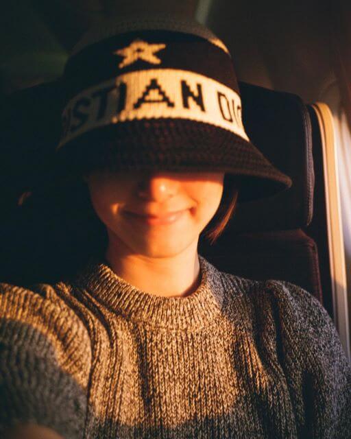 新木優子の意味深投稿が話題に❗️❓「実はある国からただいま✈️♡」