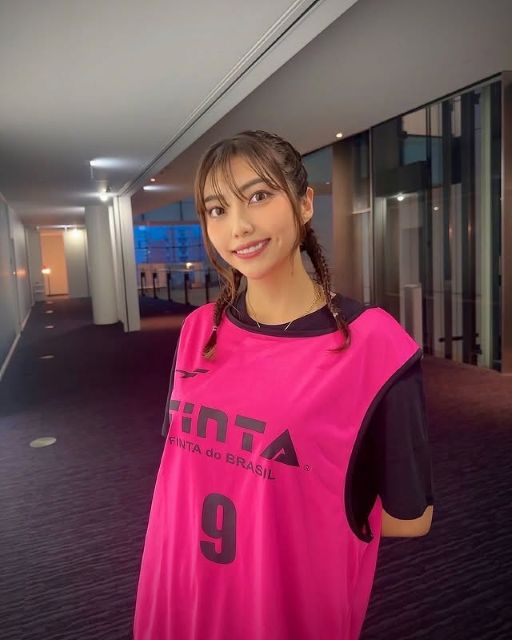 人気グラドル・松岡凛、SPORTYスタイル＆ヘルシースマイルでファン魅了！