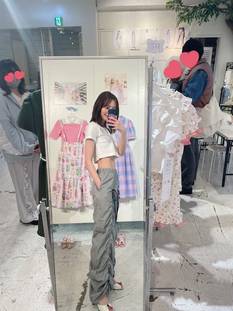 元・HKT48が圧倒的なスタイルを公開！細すぎるウエストが話題に👀