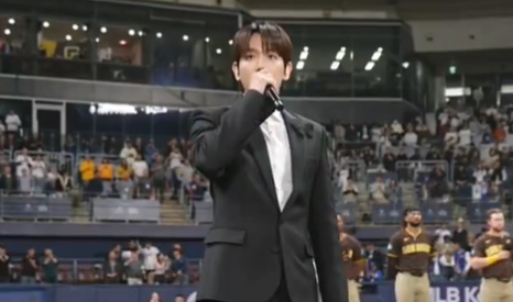 EXO・ベクヒョン、国歌斉唱に大反響「息をのむほど素晴らしかった」