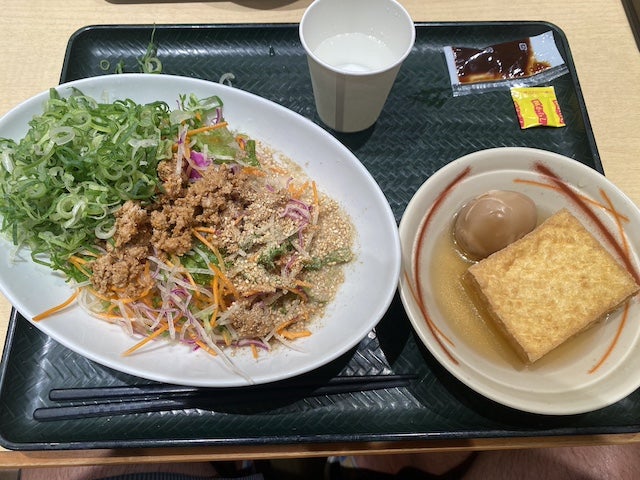 「これが2店目とか」クロちゃん ヘルシーな食事をアピールするも疑われてしまう