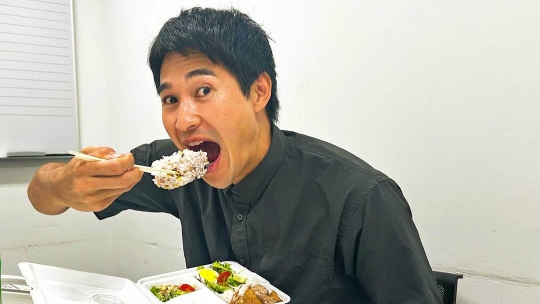 豪快“一口弁当”に驚きの声…日本代表スプリンターの食べっぷりが凄すぎる