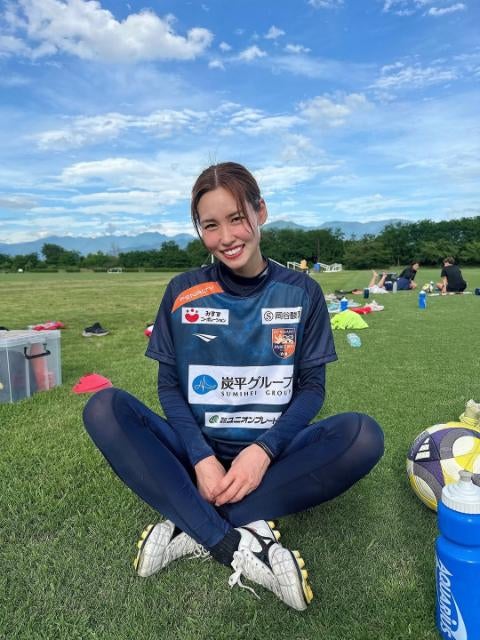 「美しすぎる」三谷沙也加が自主練オフショット披露！笑顔＆ピースで元気をお届け