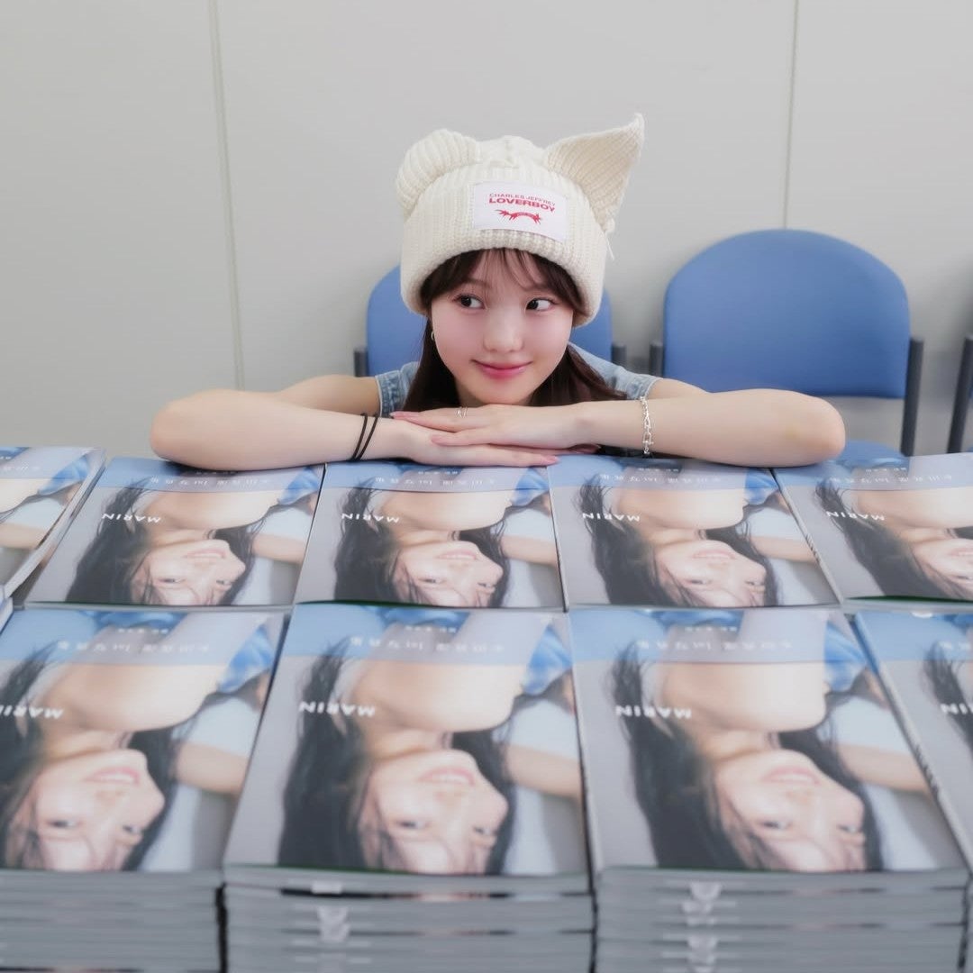 1st写真集発売まであと2日！本田真凜、耳つきニット帽のひょっこりショットで