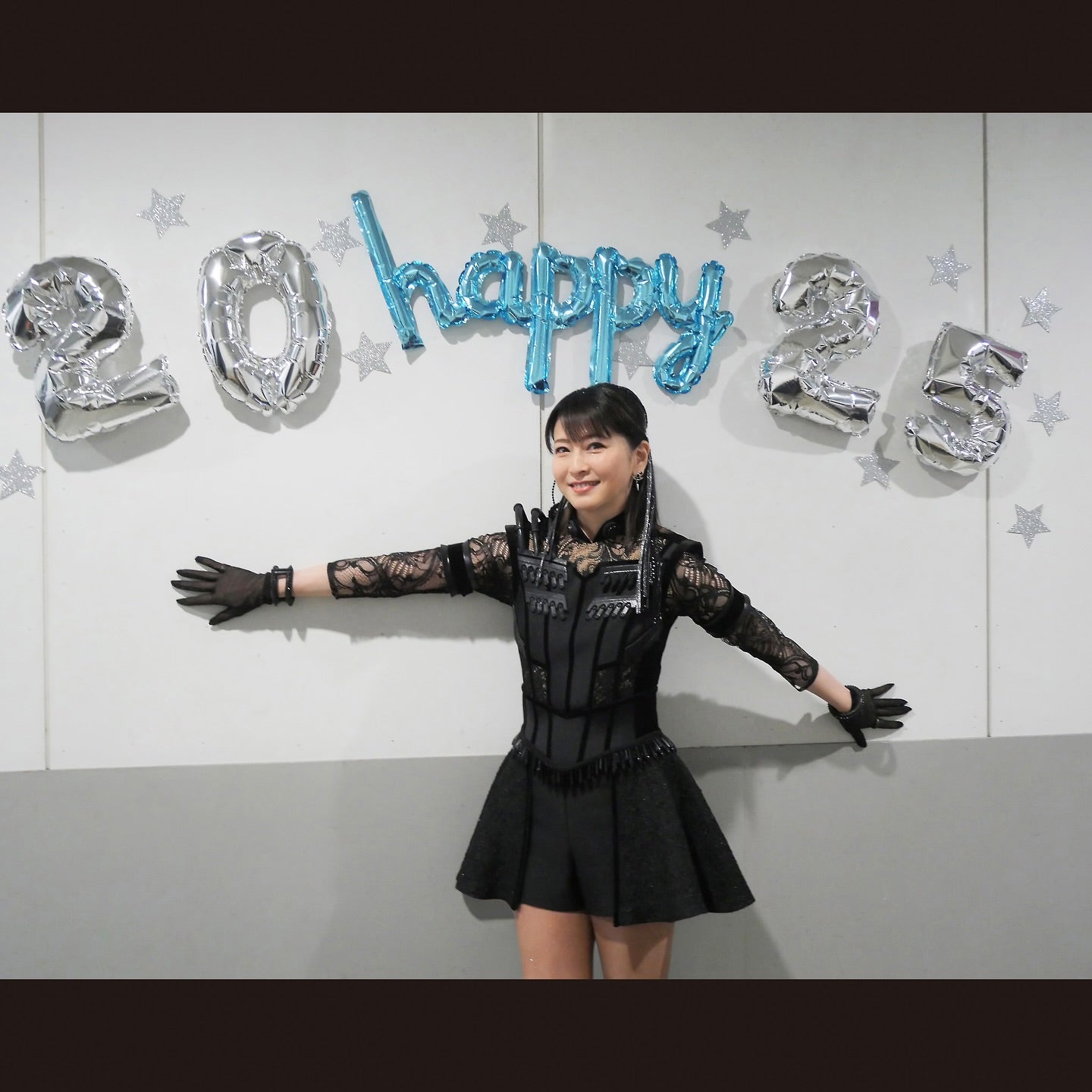 森高千里、今年初のライブ開催　ミニスカ姿に「いつまでもお美しい」と反響