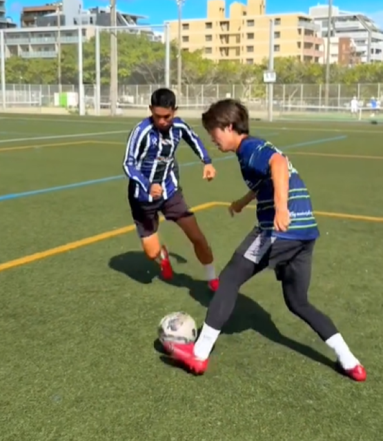 手際が良すぎるドリブルにもはや感動！？レガテドリブル塾・Takuyaが「ビハインドカットパナ」を披露！