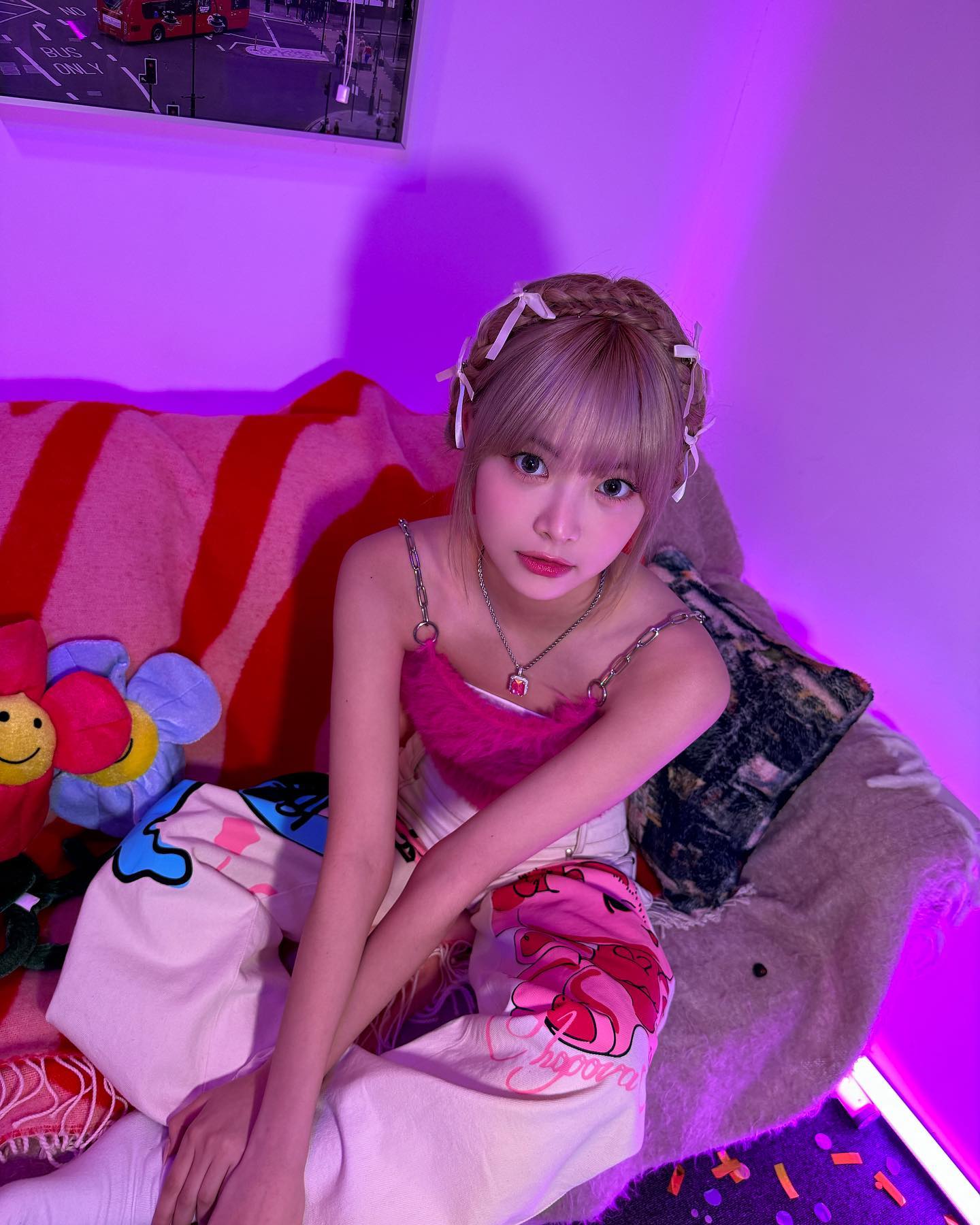 LE SSERAFIMの末っ子・ウンチェの美貌にファン悶絶💛❤️