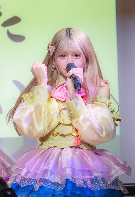 「夢を持った人間はどんな姿にだってなれるって…」元”陰キャ”アイドルがビフォーアフターショットで勇気を届ける！