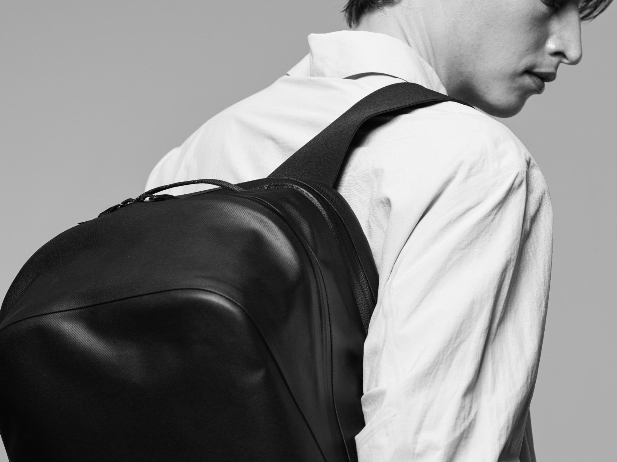 アークテリクス「VEILANCE」、都市生活向け新型バックパック「Anodic Backpack」を発売