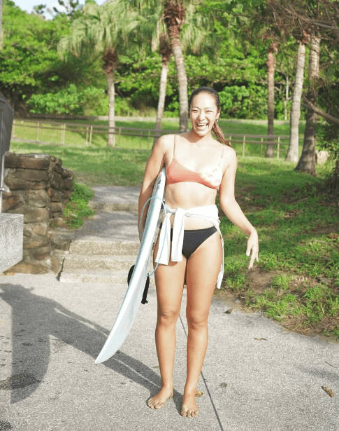 「スタイル抜群！」異色の美女画家サーファー・宮坂麻衣子、南台湾で魅せた常夏美BODYが美しすぎと話題に