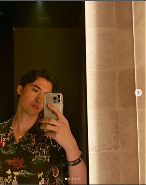 マリウス葉「is it still brat summer? 💚」