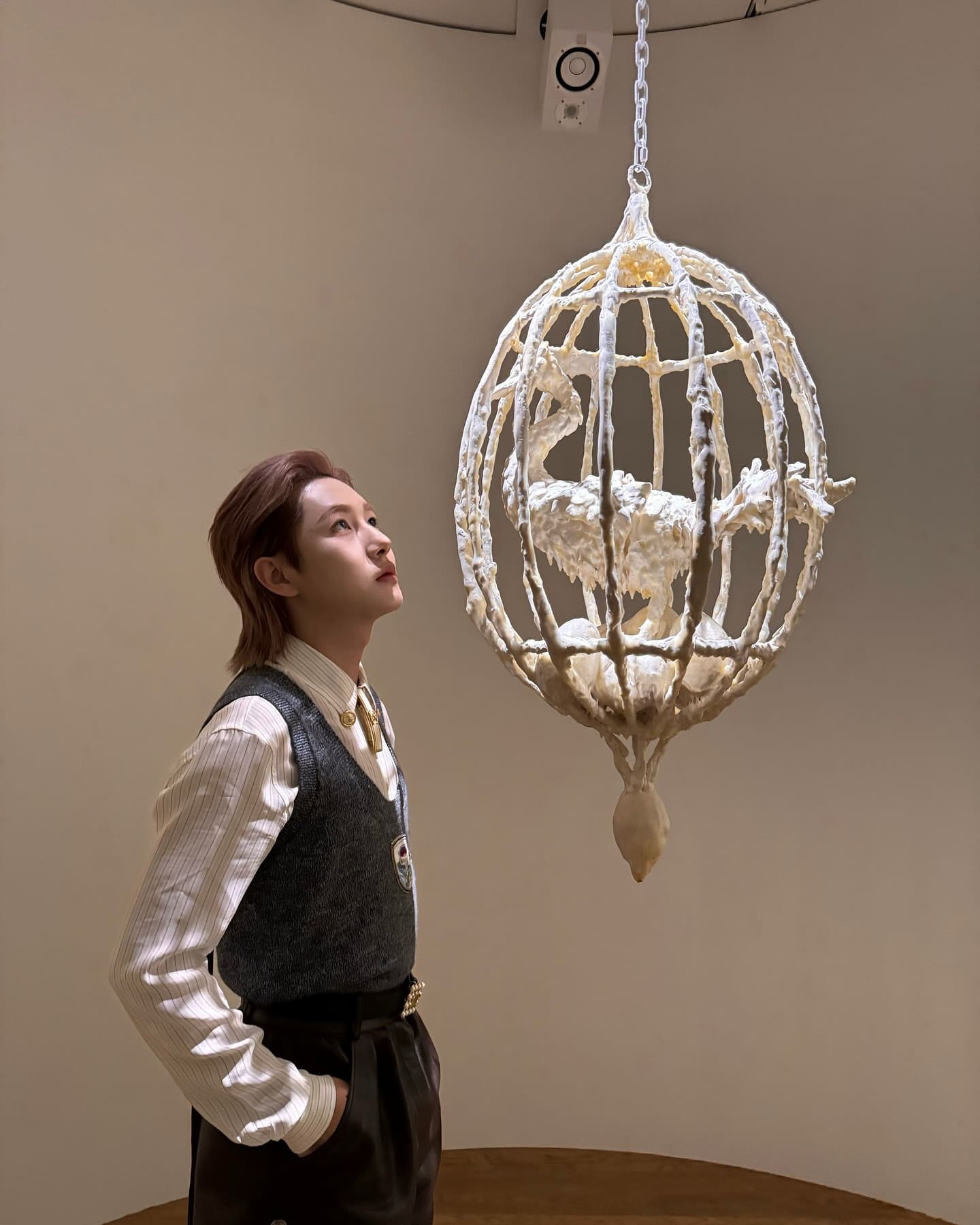 「まるで貴公子！？」大人気韓国アイドルの最新ショットが話題に