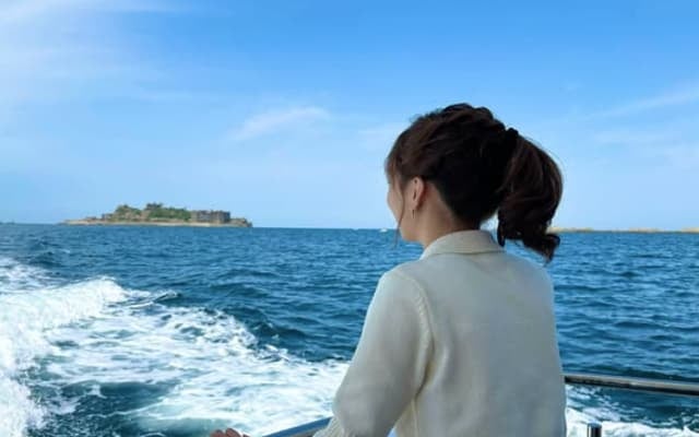 アナウンサー・浦野モモが大物芸人たちとのロケ参加を報告！