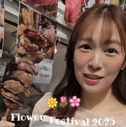 「ぶち可愛い」美女タレント、フラワーフェスで魅せたグルメムービーが可愛いとファンうっとり「美味しそう」