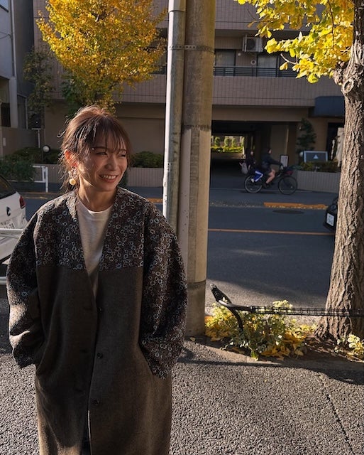 秋元真夏がカレンダーのオフショットを公開！ファンからは「可愛い」の嵐