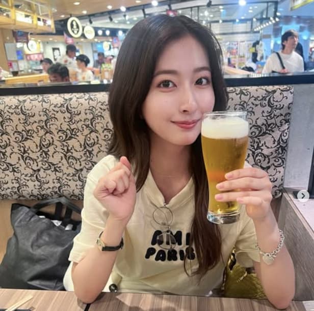 斉藤里奈、母との大阪旅行を報告し昼呑みで充実した休日を過ごす