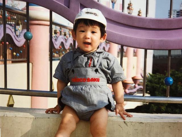 杉谷拳士が「Kenny少年」の少年を公開👶約30年ぶりにサンリオピューロランドへ