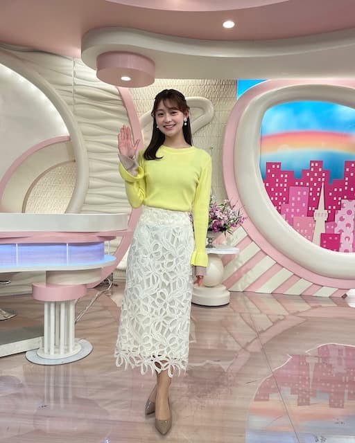 「初週、無事おわりました」田﨑さくらアナ、自身がキャスターを務める“あの番組”のオフショット公開！