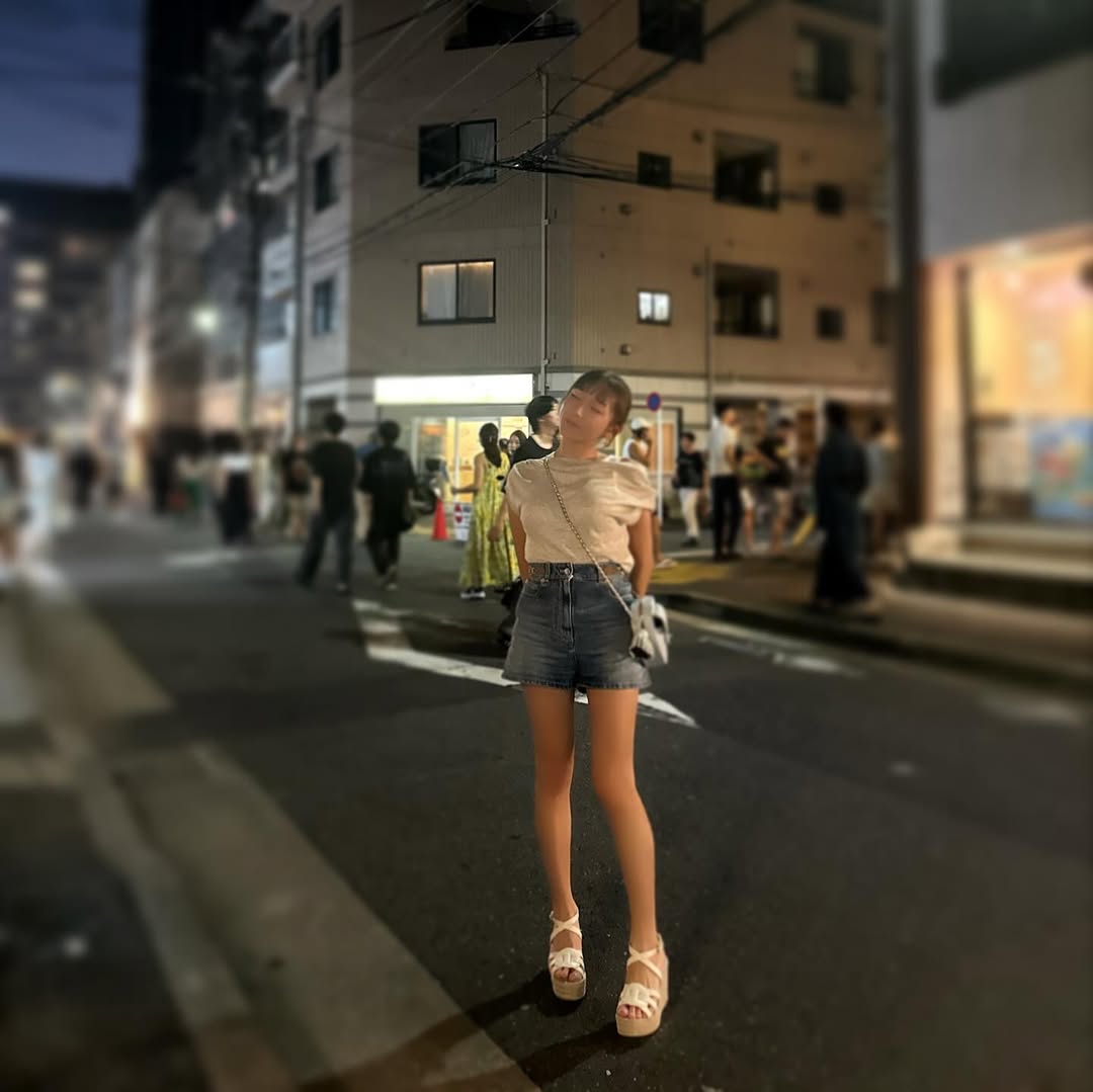 元モー娘。メンバー、打ち合わせの合間にお祭りへ！美脚すぎるショートパンツ姿に「素敵」