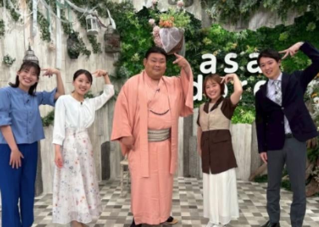 登坂絵莉、元力士・山口雅弘さんと「あさドレ♪」共演　ミニゲームで悔しさも