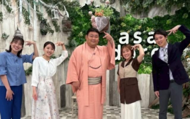 登坂絵莉、元力士・山口雅弘さんと「あさドレ♪」共演　ミニゲームで悔しさも