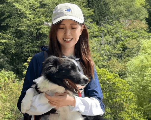 「イヌになりたい」サッカー美女子、山ガールのスイッチオン！愛犬ムービーにファン羨望の眼差し「俳句詠みます、オセロに成りたい今日この頃」