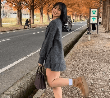 「余裕で女優、アイドル超えだ」話題の美女、”ニット＆美脚全開”のデートシチュムービー披露「職業◯◯！？」