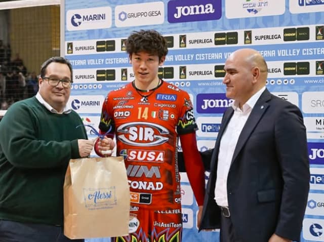 石川祐希所属“ペルージャ”が2025年初勝利！