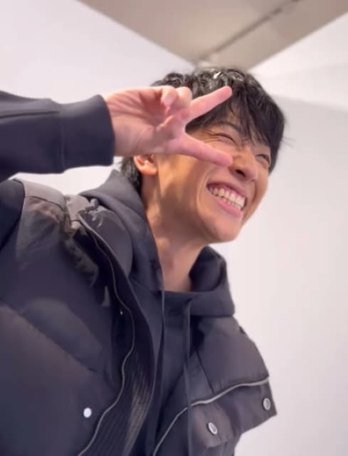 NEWS 小山慶一郎のプリクラが可愛すぎ！ファン大歓喜の動画公開！