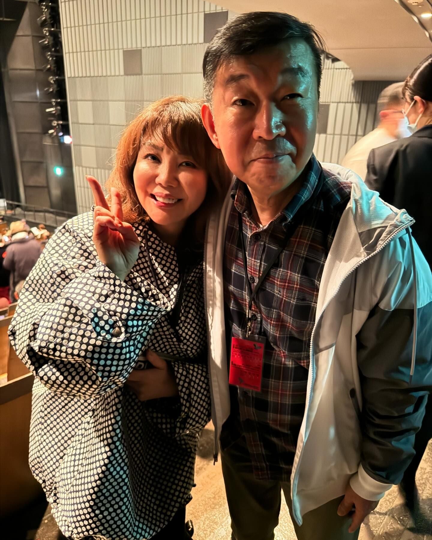 小川菜摘が沢尻エリカ主演の演劇を鑑賞!!脚本家・鄭義信との2Sも