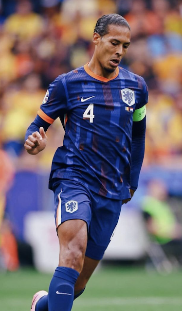 サッカーオランダ代表ファン・ダイク、ユーロ準準決勝に向けて気合い十分