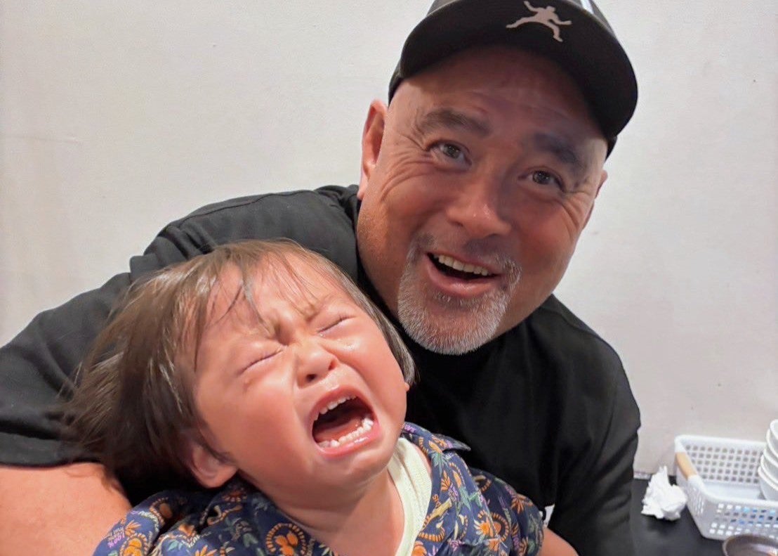 元プロレスラー・武藤敬司、まさかの洗礼？神林レフェリーの子どもに号泣され…