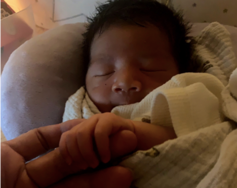ラミレス美保さん生後1週間の第4子をお披露目💫