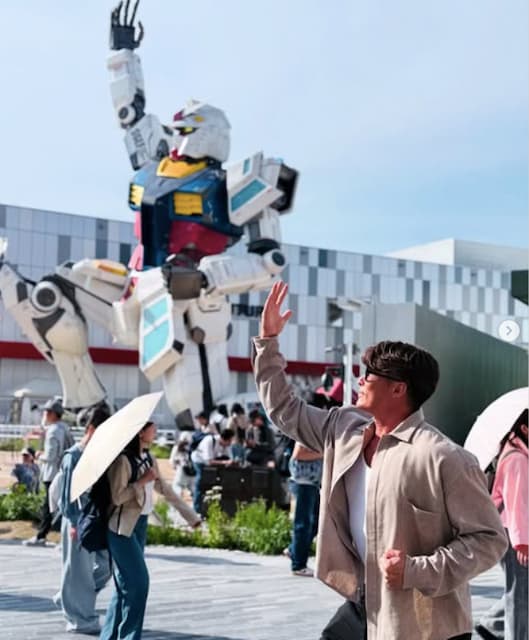 「どっちが〇〇か分からないすよ」糸井嘉男が国民的アニメキャラとのツーショットを公開！