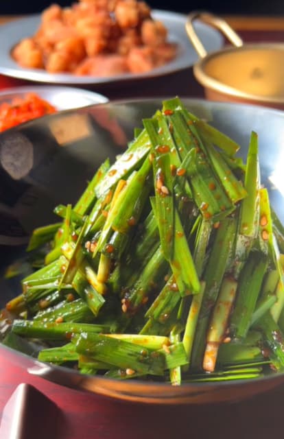 ニラって可能性の塊だ！料理研究家・けんた食堂の料理が「このアイデア最高〜」と話題に！