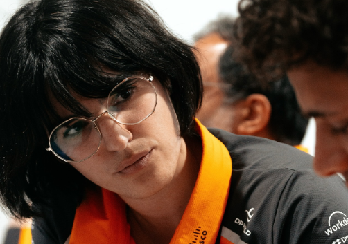 F1 “チームで掴む勝利”マクラーレンの団結力あふれる投稿が話題！女性スタッフにも注目集まる