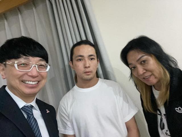 ジャガー横田がイケメン長男との親子3ショット公開に「JJ君イケメン」の声