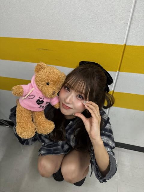 “垢抜け眉＆まつげ”で変身！森脇梨々夏の美容ルーティン紹介